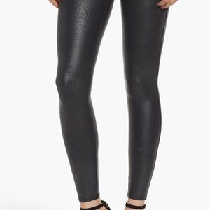 NWT SIZE M SPANX FAUX LEATHER PEBBLED LEGHINGS